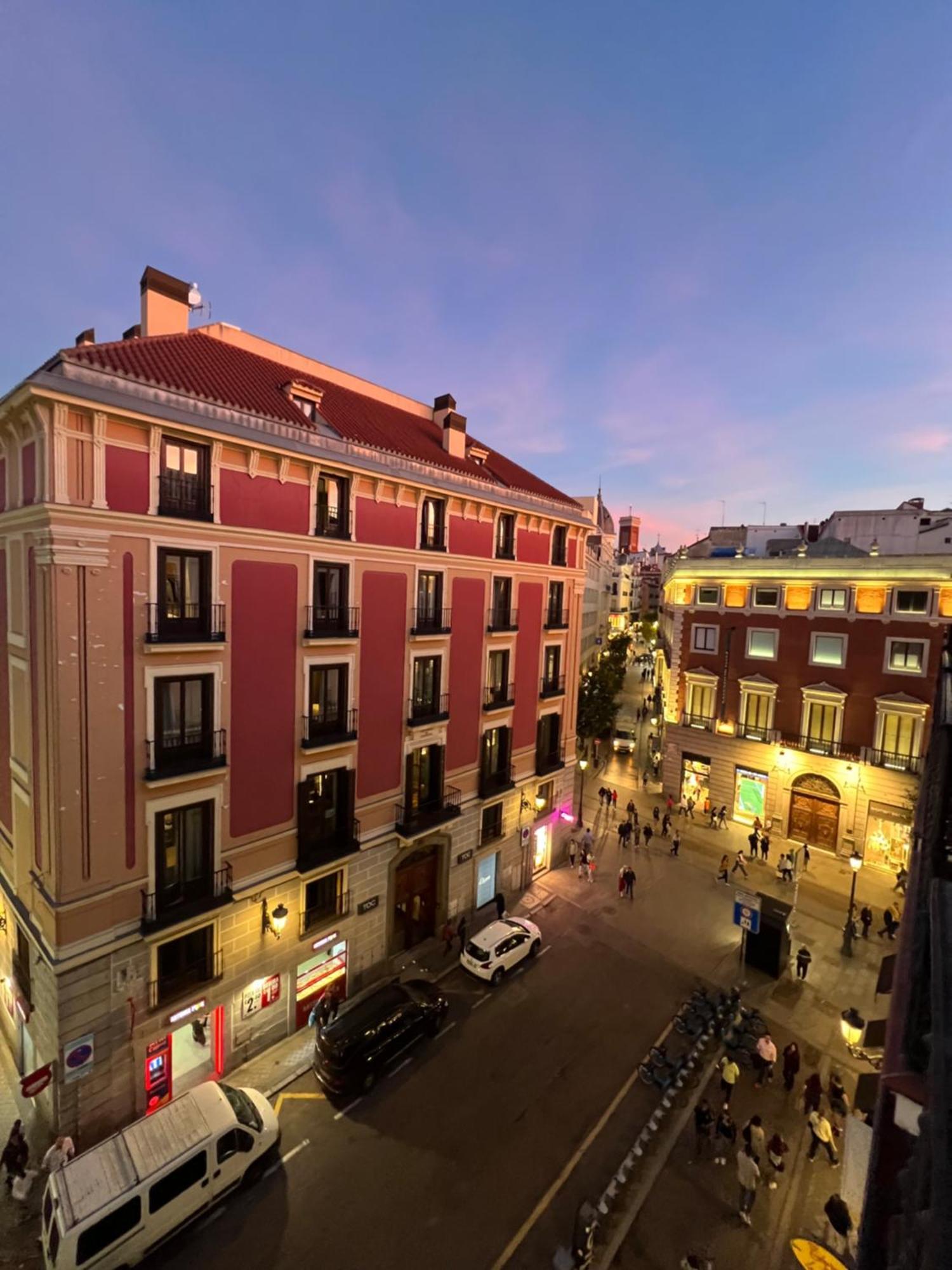 Albergue Miguel Angel Madrid Extérieur photo