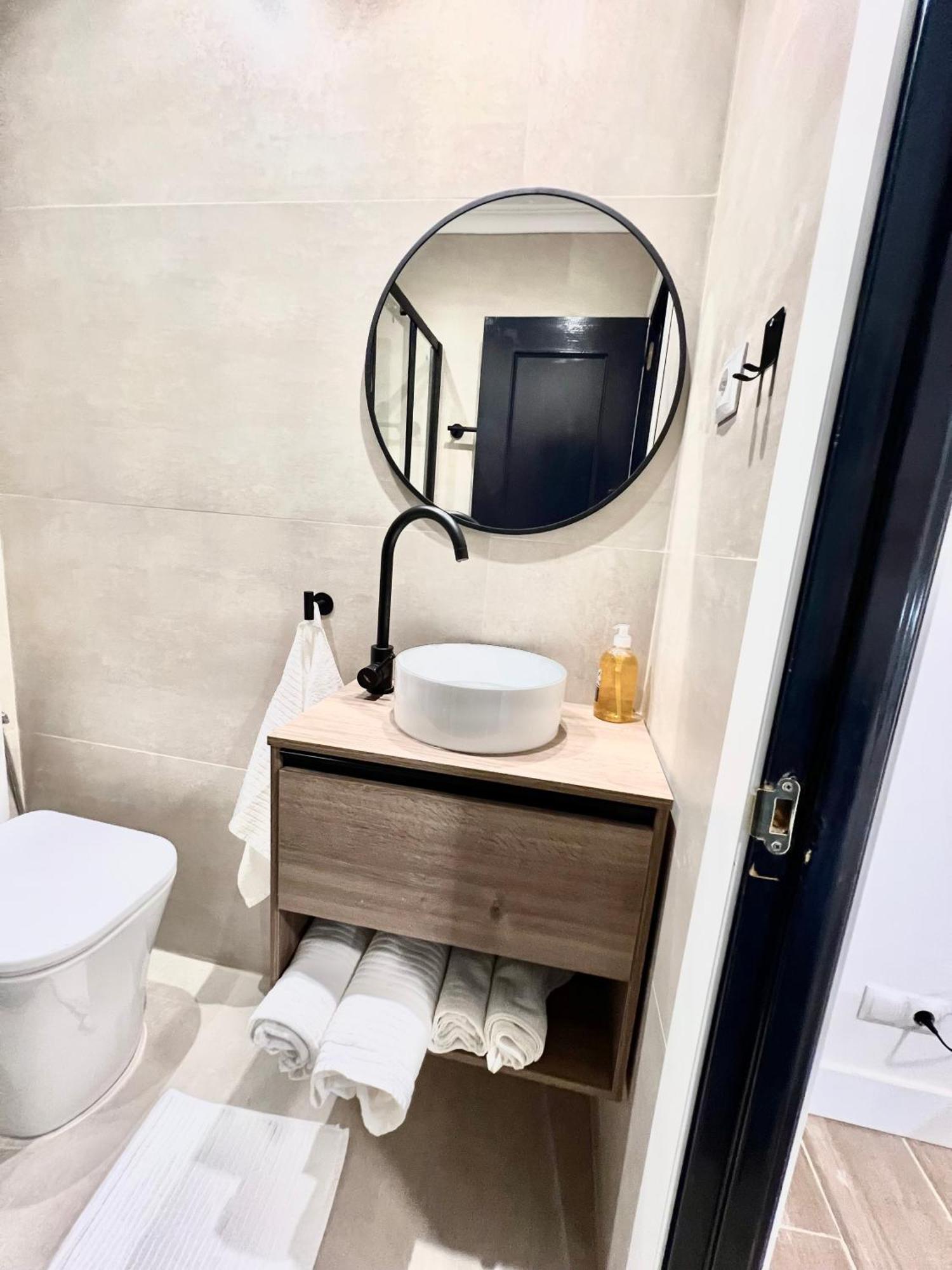 Albergue Miguel Angel Madrid Extérieur photo