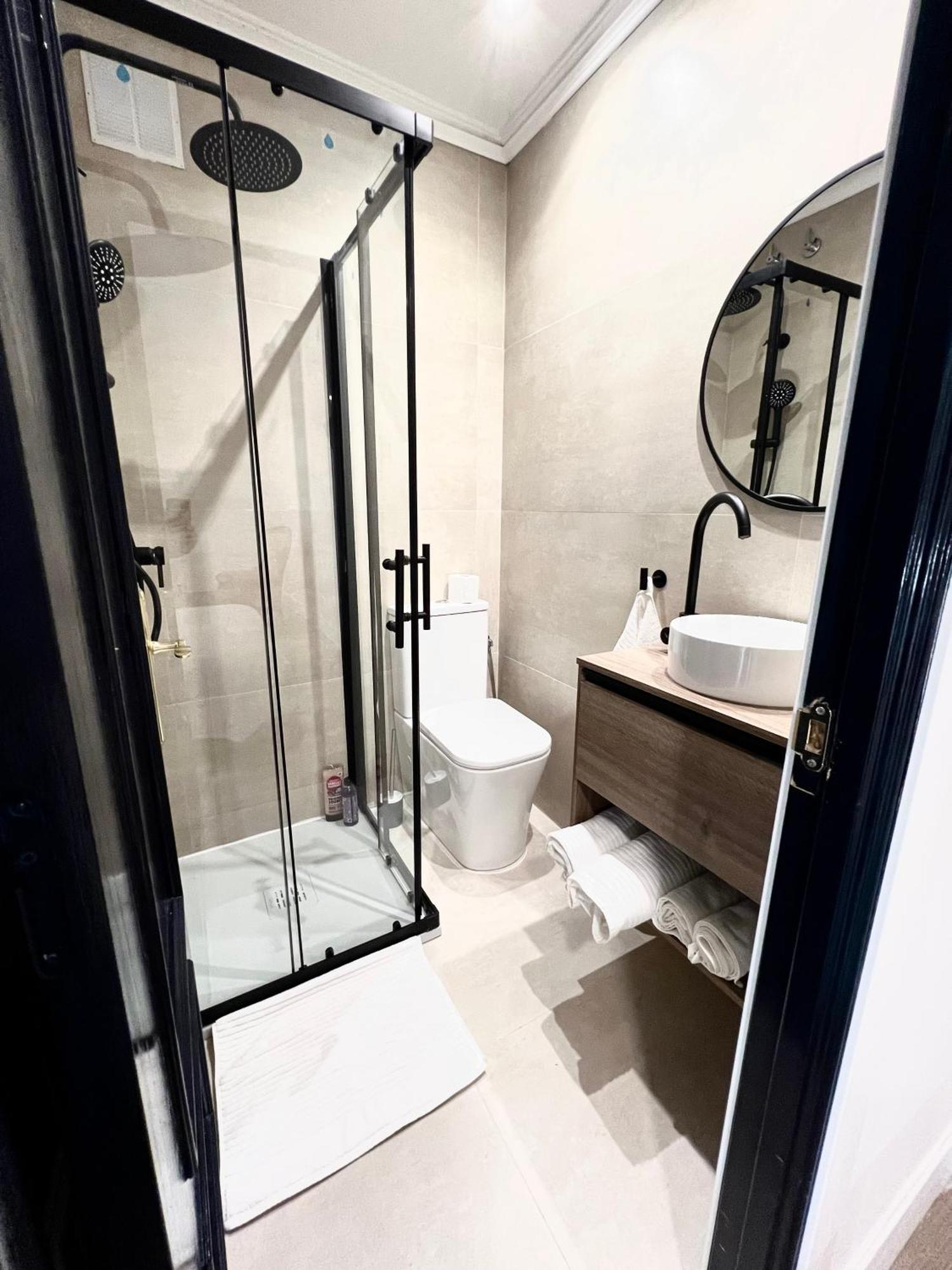 Albergue Miguel Angel Madrid Extérieur photo