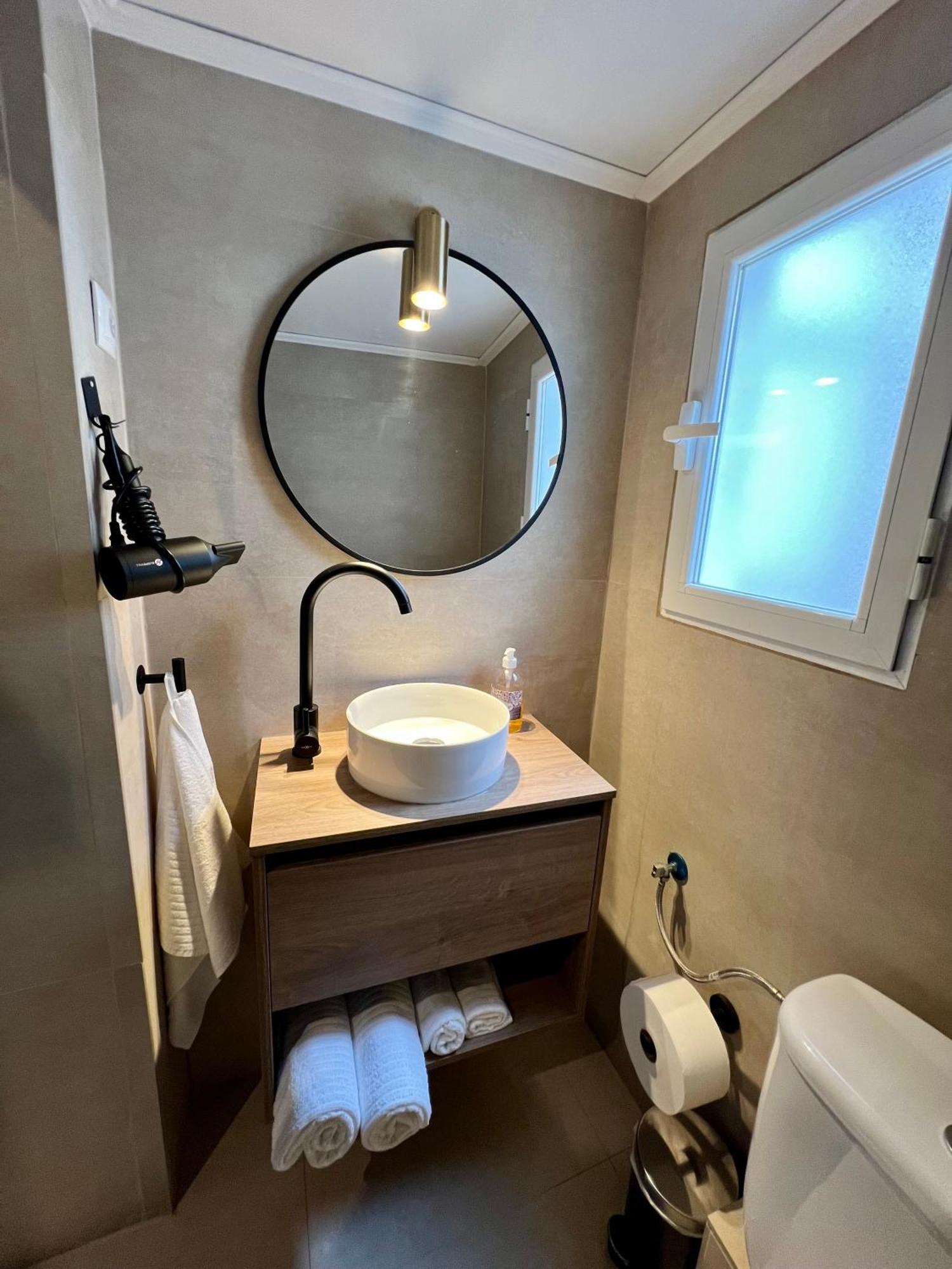 Albergue Miguel Angel Madrid Extérieur photo